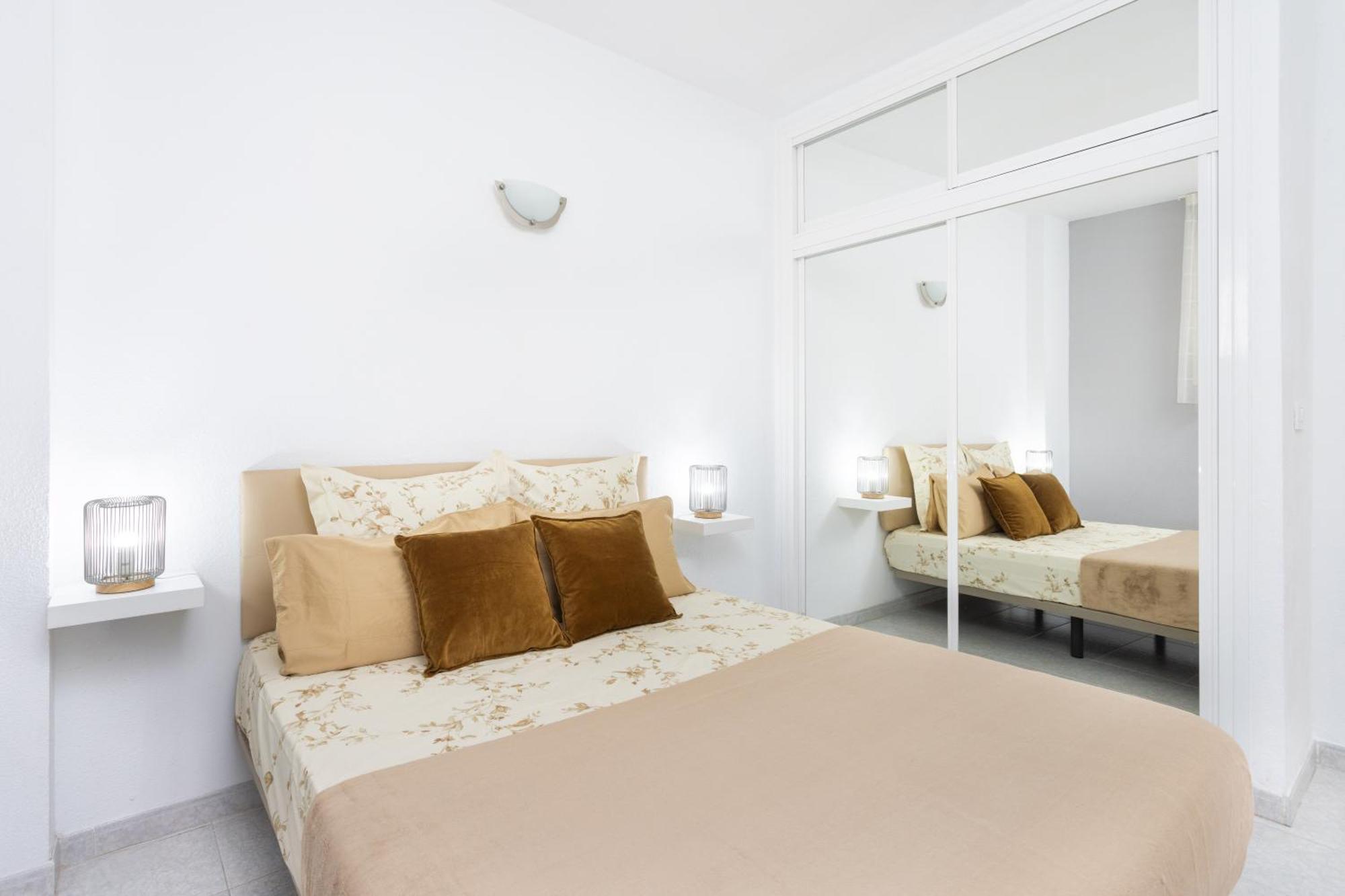 Classbnb - Seafront Apartment At Las Vistas Beach Arona  Eksteriør billede